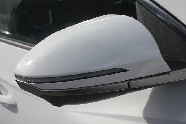 Hyundai TUCSON 1.6T Hybrid Ultimate 5dr Auto Atlas White
