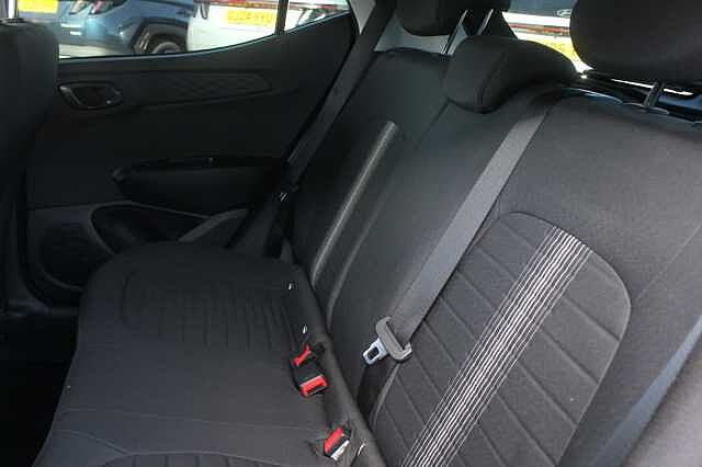Hyundai i10 1.0 Advance 5dr Auto