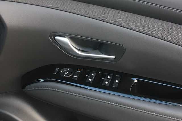 Hyundai TUCSON 1.6T Premium 5dr