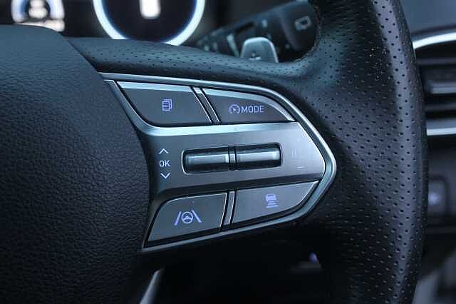 Hyundai SANTA FE 1.6 TGDi Hybrid Ultimate 5dr 4WD Auto
